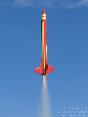 Model Memkar lifts off!